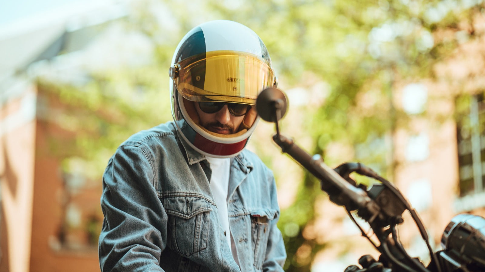 cool classic motorcycle helmets Hand Painted Lion Warrior Retro Helmet while the moisture Desperately seeking a decent retro