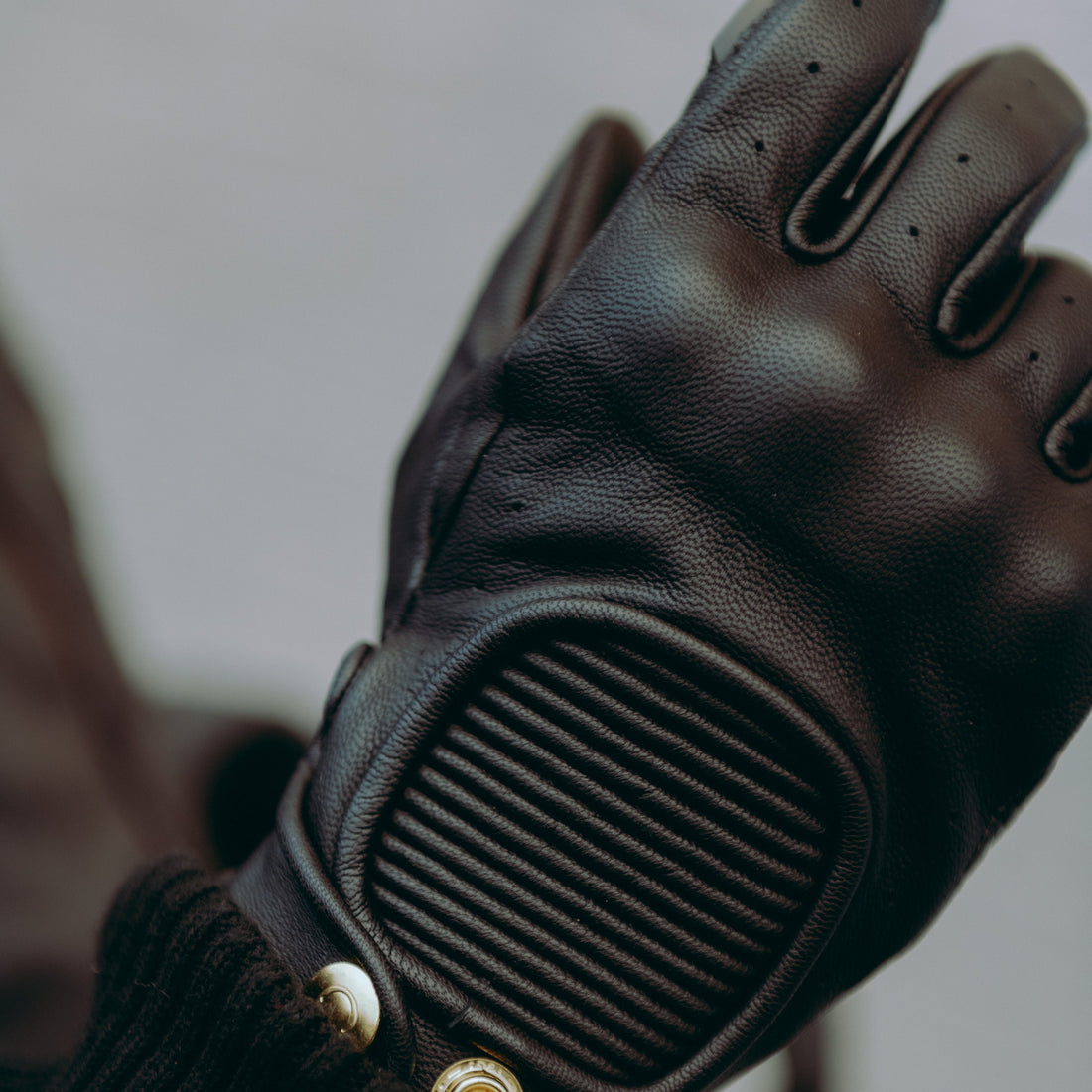 CRAFTED HANDS GLOVES BLACK