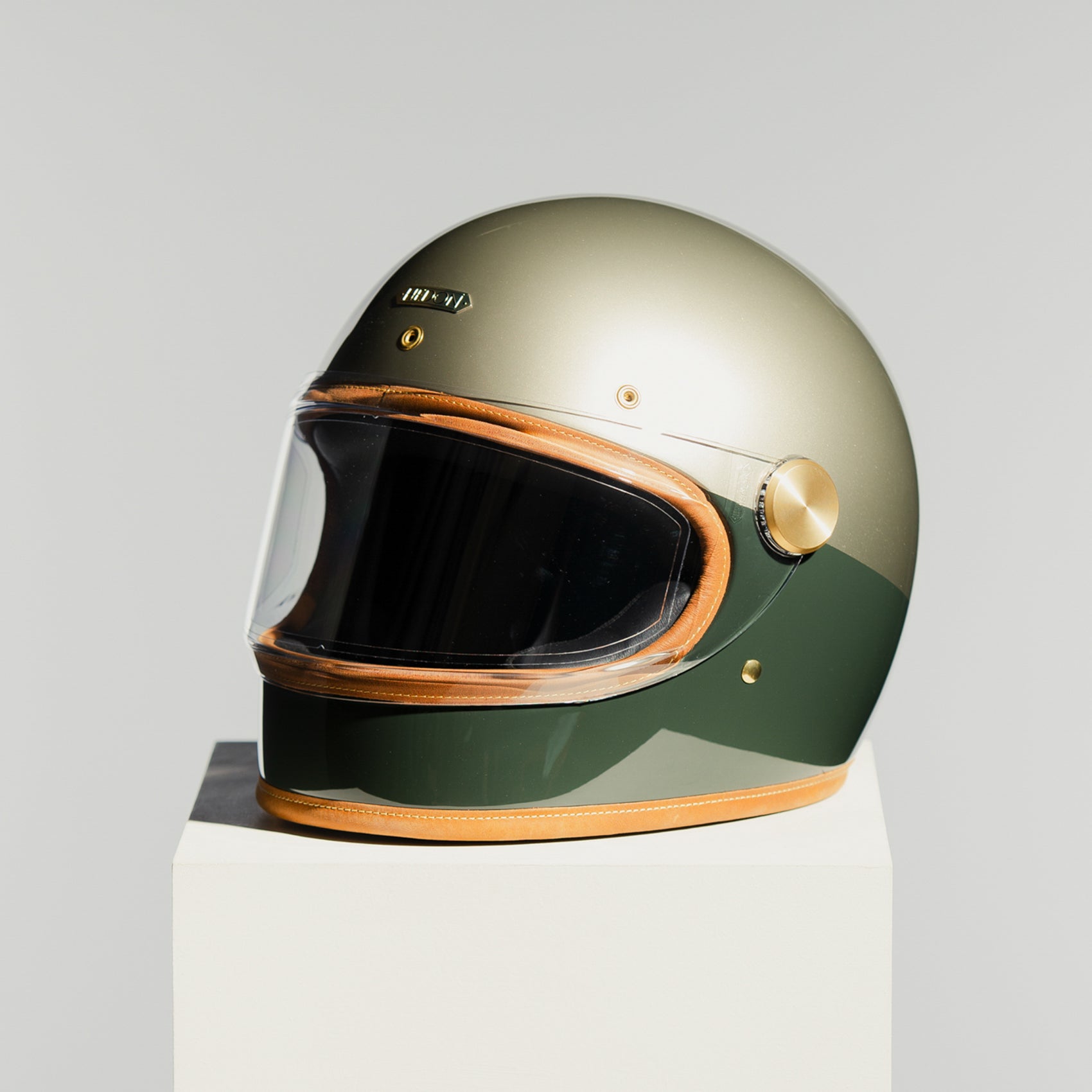 Heroine Racer Gentleman 2.0 Carbon Full Face Helmet - Hedon