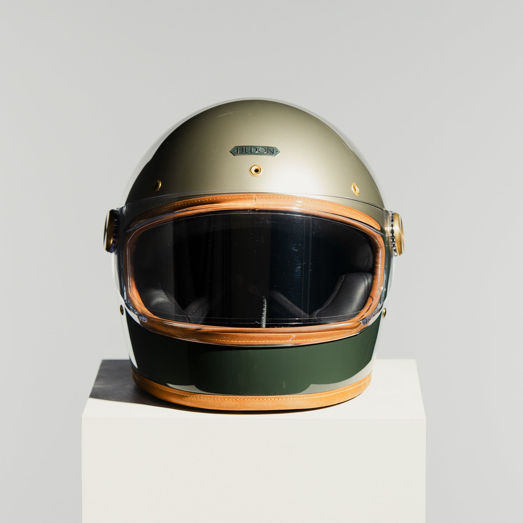 Heroine Racer Gentleman 2.0 Carbon Full Face Helmet