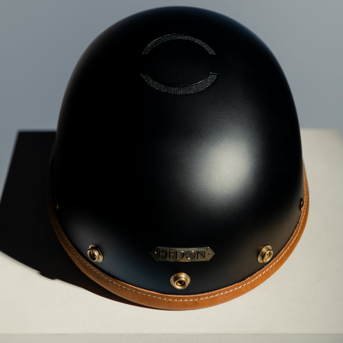 Hedstrong Stable Black