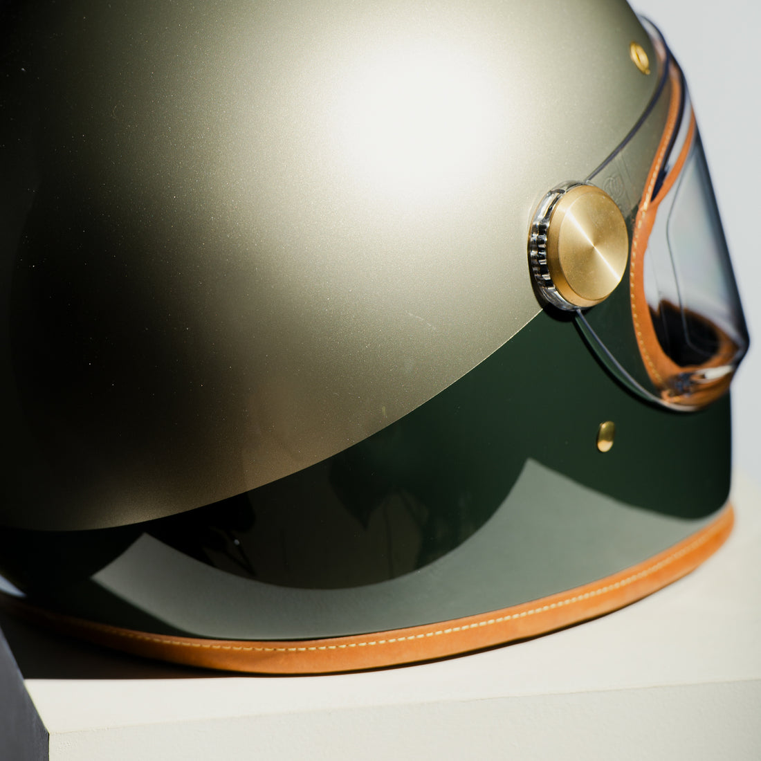 gentleman motorcycle helmet Heroine Racer Gentleman 2.0 Carbon Full Face Helmet