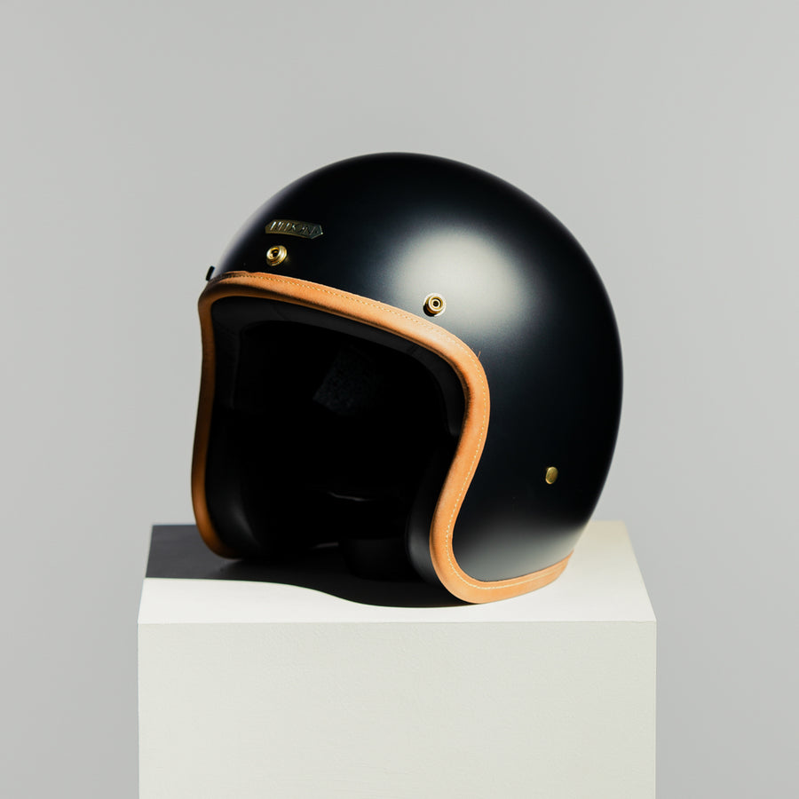 Hédoniste Stable Black