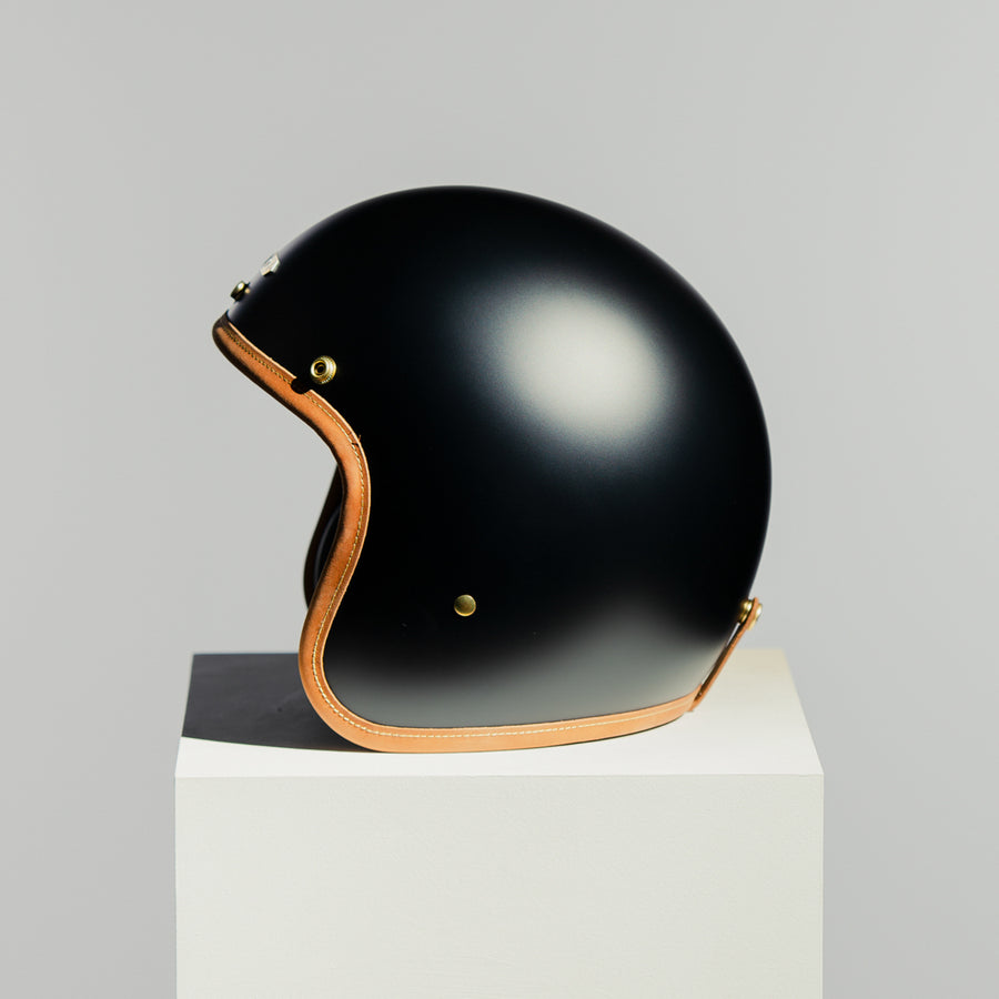 Hédoniste Stable Black