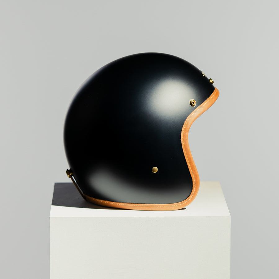 Hédoniste Stable Black